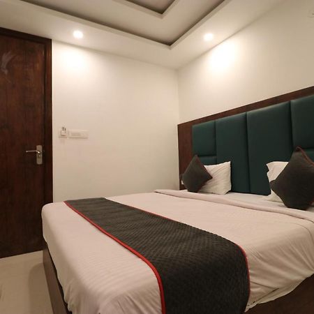 Family Hotel Tark Near Igi Airport Delhi Nova Deli Exterior foto