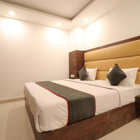 Family Hotel Tark Near Igi Airport Delhi Nova Deli Exterior foto