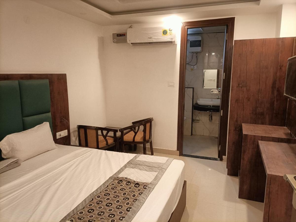 Family Hotel Tark Near Igi Airport Delhi Nova Deli Exterior foto