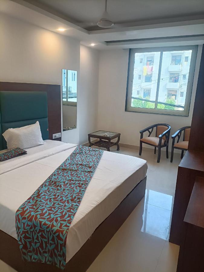 Family Hotel Tark Near Igi Airport Delhi Nova Deli Exterior foto