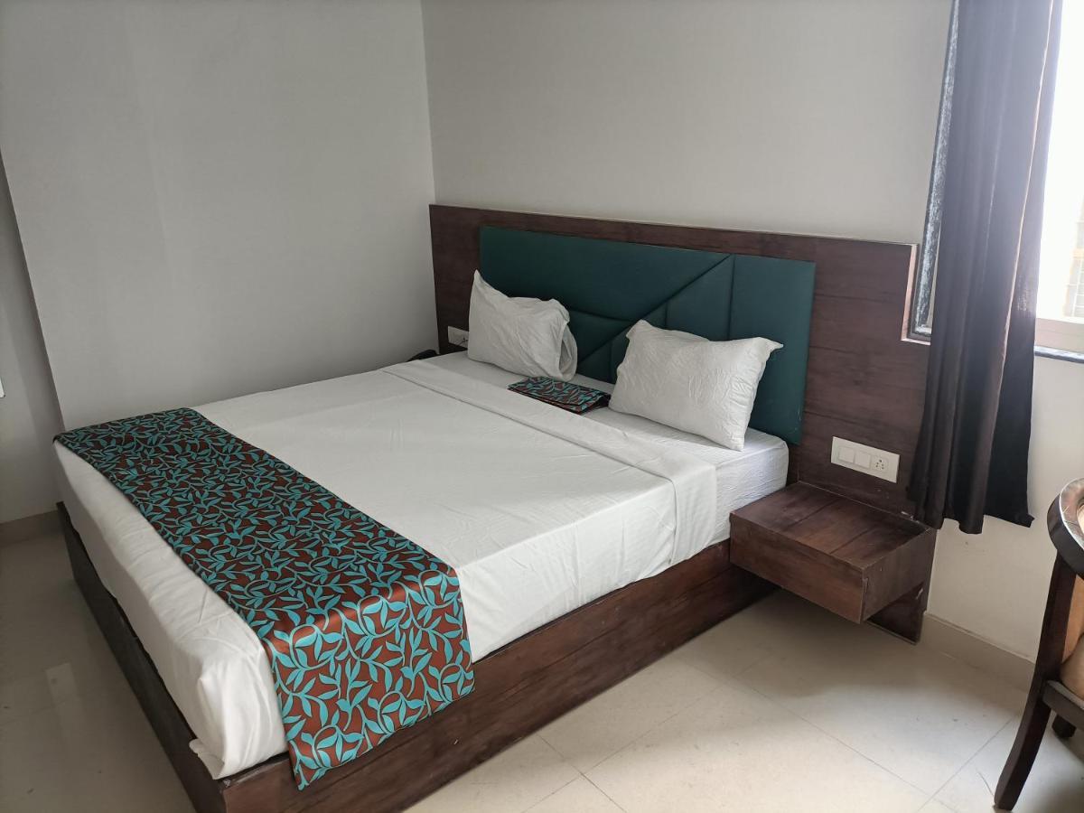Family Hotel Tark Near Igi Airport Delhi Nova Deli Exterior foto