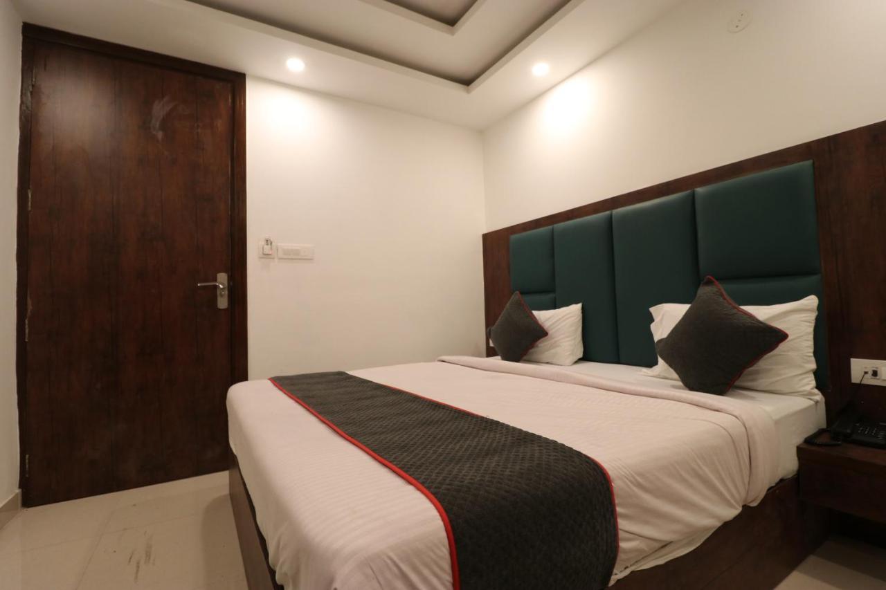 Family Hotel Tark Near Igi Airport Delhi Nova Deli Exterior foto